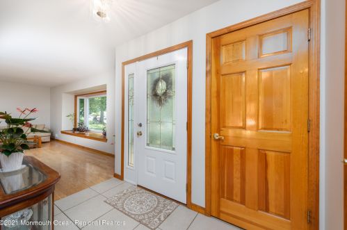 133 Lynch Rd, Middletown, NJ 07748-2145
