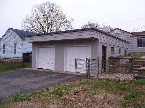 71 Alba Ave, Bridgeport CT  06606-2933 exterior