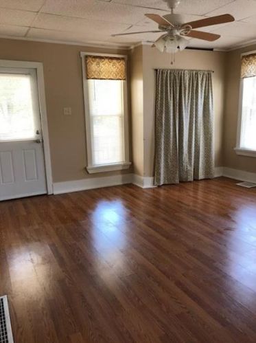 419 Stewart Ave, Grove City, PA 16127-1239