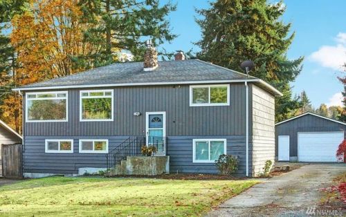 327 184th St, Seattle, WA 98148-1837