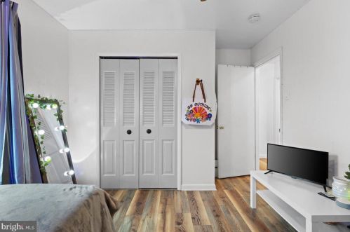 5593 Neddleton Ave, Woodbridge VA  22193-4156 exterior