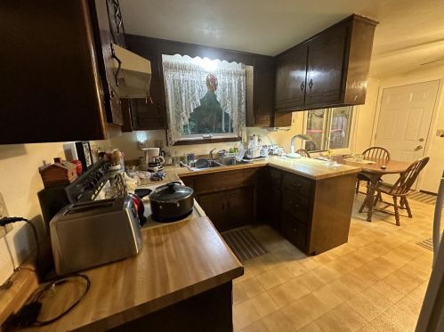 2421 Bellwood Ln, Green Bay, WI 54304-1402
