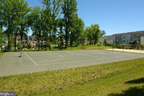 6857 Hartzell Hill Ln, Haymarket VA  20169-4944 exterior