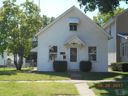 1307 Birdie St, Burlington, IA 52601-4433