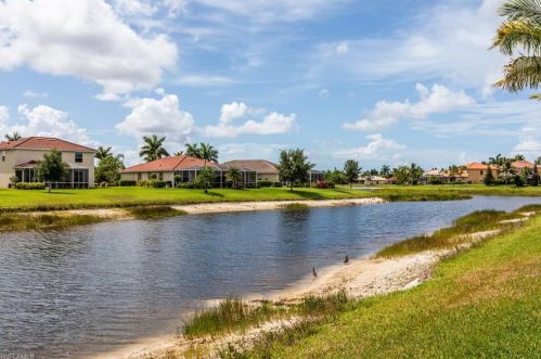 14318 Manchester Dr, Naples FL  34114-8626 exterior