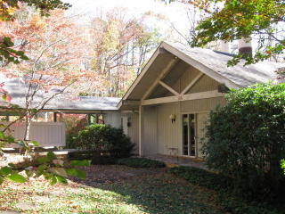 124 Cambridge St, Oaklevel, VA 24055-5736