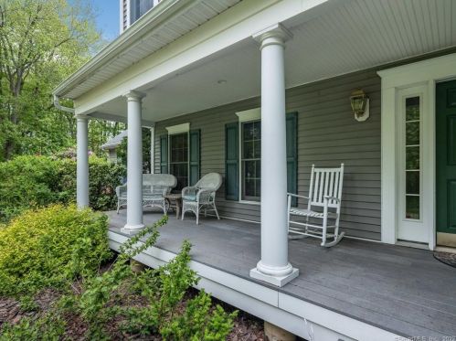 14 Spinnaker Rd, Waterford, CT 06385-3716