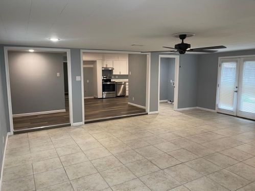 2911 Bryn Mawr Dr, Irving TX  75062-8901 exterior