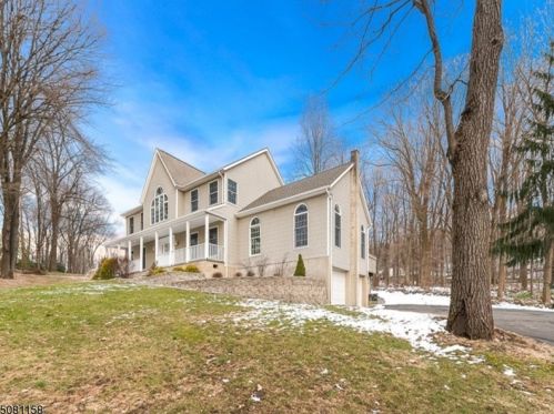 2 Echo Ln, Dover NJ  07869-3335 exterior
