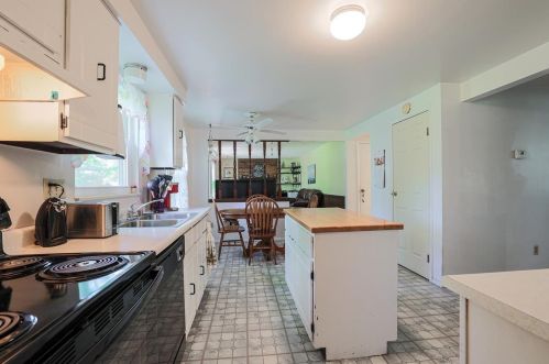 1295 White Oak Rd, Amelia OH  45102-2520 exterior