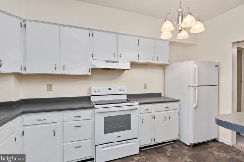 531 Herman Ave, Lemoyne PA  17043-1823 exterior