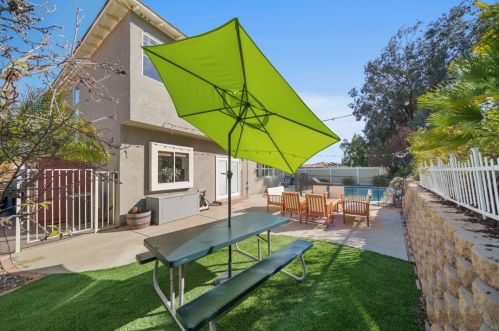 32924 Charmes Ct, Temecula CA  92592-9603 exterior