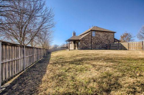 805 Horizon Ridge Cir, Oak Point, TX 75068-4830