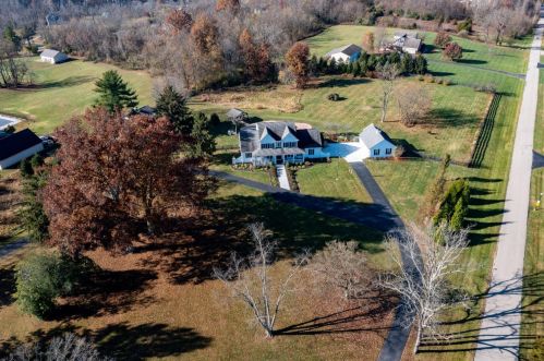 3049 Jenny Lind Rd, Amelia, OH 45102-2338