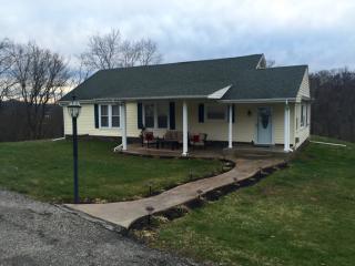 1101 Ledgehill Dr, Charleston, WV 25387-1205