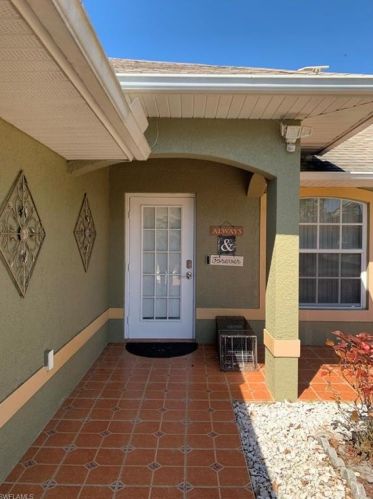 911 Albany Ave, Lehigh Acres, FL 33971-6585