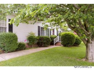 1 June Ln, Hendersonville, NC 28792-9152