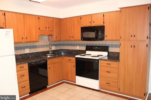 5119 Dominion Dr, Fredericksburg, VA 22407-8025