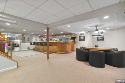 28 Greenview Way, Montclair NJ 07043-2531 exterior