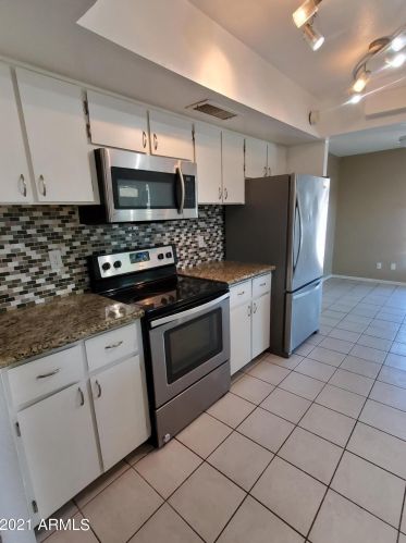 12603 37 Ave, Phoenix AZ 85053-2804 exterior