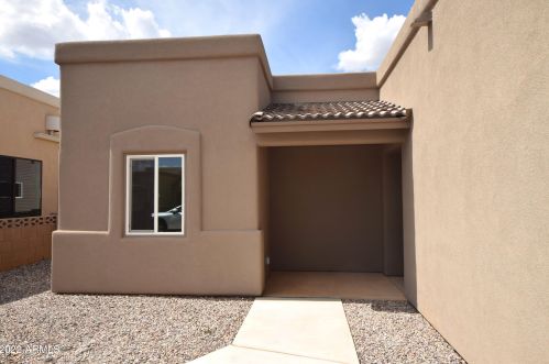 636 Clubhouse Ln, Sierra Vista, AZ 85635-8205