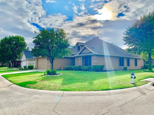 9300 Orangewood Trl, Denton TX  76207-6656 exterior