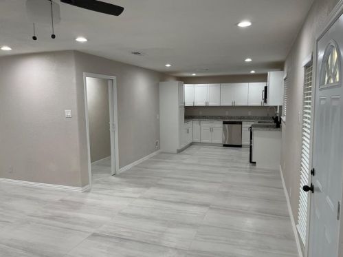 713 Goodyear St, Irving TX  75062-5676 exterior