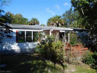 1227 Skyline Dr, Naples, FL 34114-8290