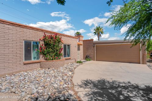 2050 Heatherbrae Cir, Tucson, AZ 85715-4217