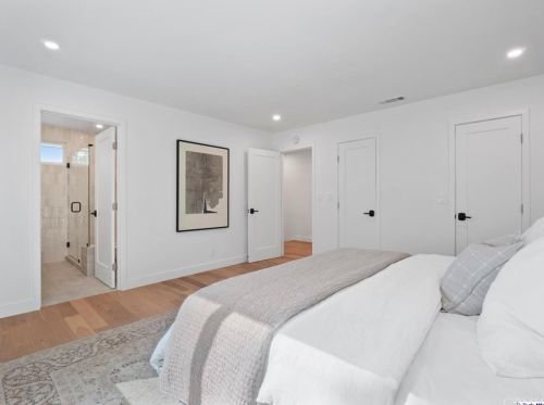 5267 Gould Ave, La Canada CA  91011-2443 exterior