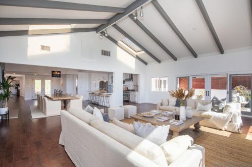 1220 Concord St, San Diego, CA 92106-2411