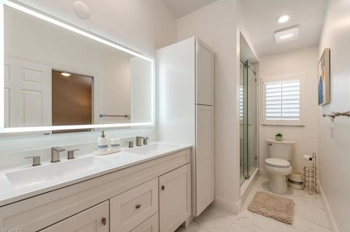 568 95th Ave, Naples FL  34108-2453 exterior