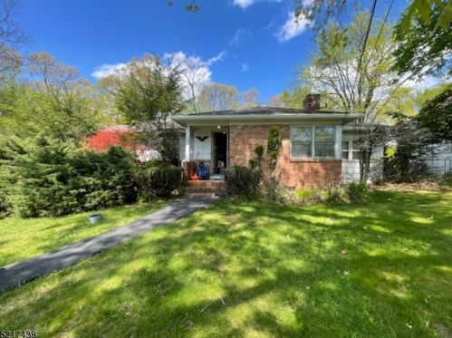 93 King St, Fanwood, NJ 07023-1517
