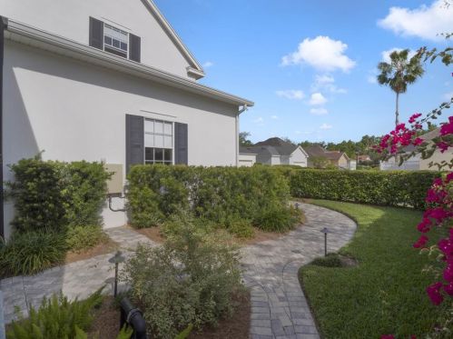 1070 Nash Dr, Kissimmee FL  34747-4319 exterior