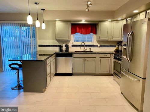 255 Shetland Dr, New Castle, DE 19720-8800