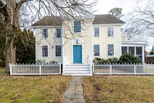 21 Lyme St, Lyme, CT 06371-2360
