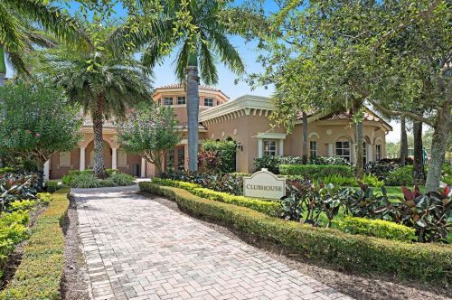 112 Via Santa Cruz, Jupiter FL  33458-6929 exterior