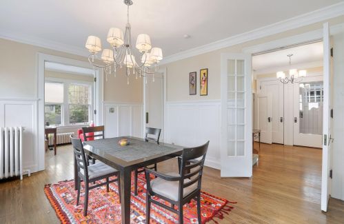 2007 Franklin Ave, Minneapolis MN 55414-3616 exterior