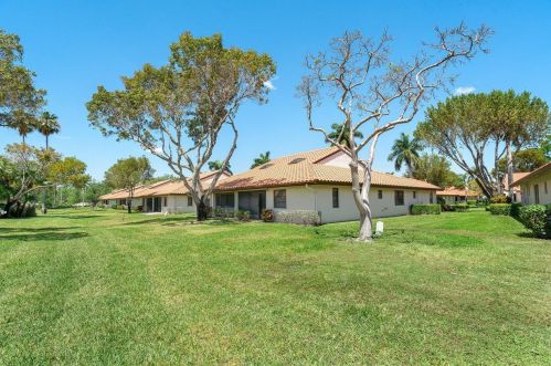 6395 Kings Gate Cir, Delray Beach FL  33484-2418 exterior