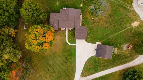 5985 Creek Rd, Washington Ch OH  43160-9726 exterior