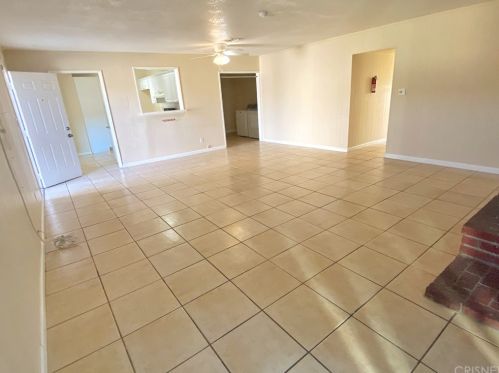 358 Landsford St, Lancaster CA 93535-2613 exterior