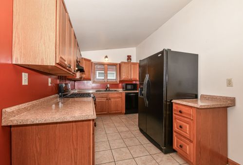 6371 Kinnickinnic Riv Pkwy, Milwaukee WI 53219-3015 exterior