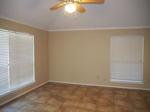 1630 Sunswept Ter, Lewisville, TX 75077-2415