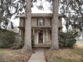 431 Mansfield St, Belvidere, NJ 07823-1830