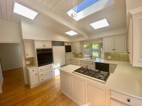 3895 Corina Way, Palo Alto CA  94303-4507 exterior