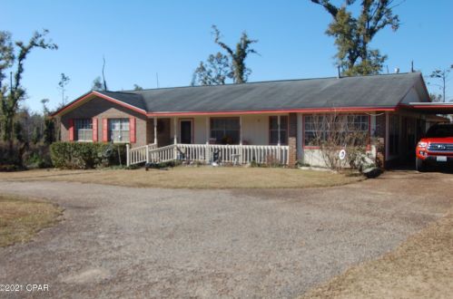 4916 Redwood Dr, Marianna, FL 32446-6969