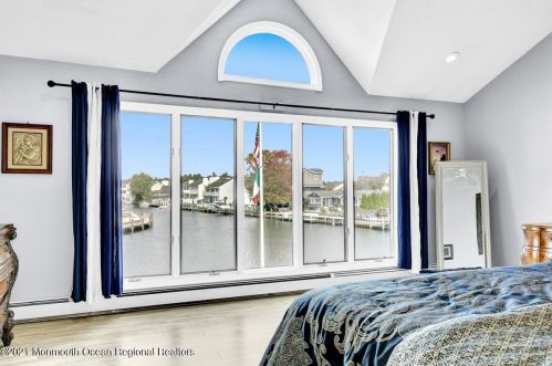 98 Jib Ln, Bricktown NJ  08723-6747 exterior