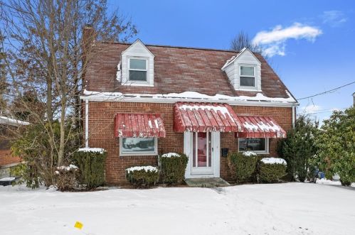 1069 Grandview Ave, Bridgeville PA  15017-2250 exterior