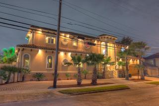 7205 Chimney Rock Rd, Houston, TX 77081-6608