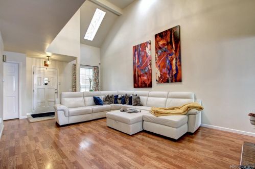 8123 Phillips Cir, Englewood CO 80112-3254 exterior